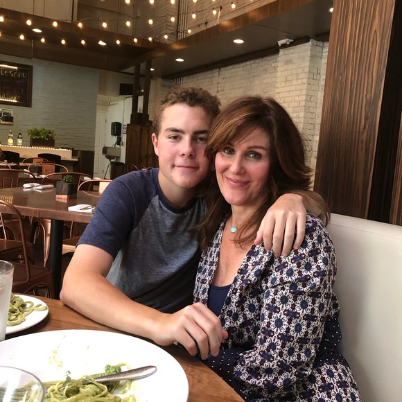 Meet your Posher, Rachelle - Picture 2 of 4